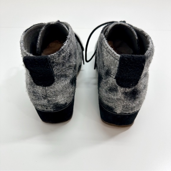 Dansko Lucille Wool Lace Up Chukka Ankle Boots in Grey and Black - Picture 3 of 10